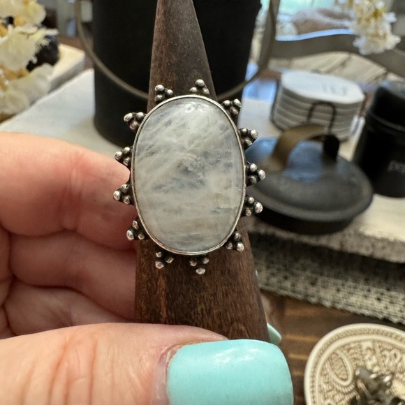 Sterling Silver Moonstone Ring size 7.5 - Picture 3 of 8